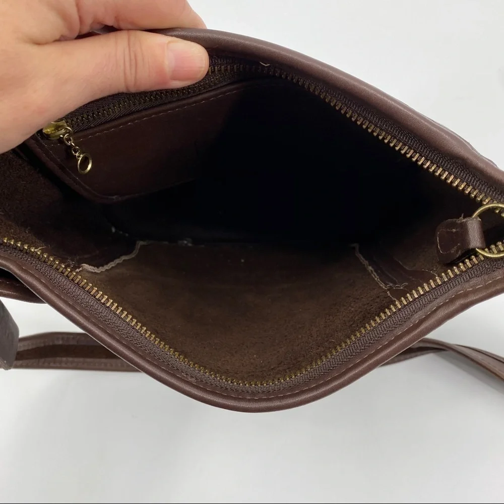 Vintage made in USA brown leather Coach crossbody - Picture 11 of 15